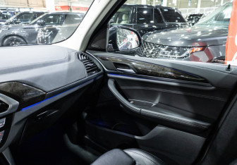 Подержанный автомобиль BMW X3 2018 года (18 фото)