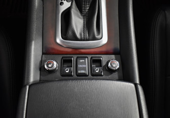 Подержанный автомобиль Infiniti QX50 2016 года (18 фото)