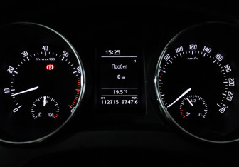 Подержанный автомобиль Skoda Yeti 2015 года (12 фото)