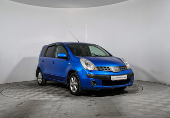 Подержанный автомобиль Nissan Note 2007 года (3 фото)