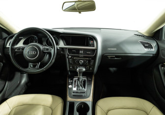 Подержанный автомобиль Audi A5 Liftback 2011 года (13 фото)