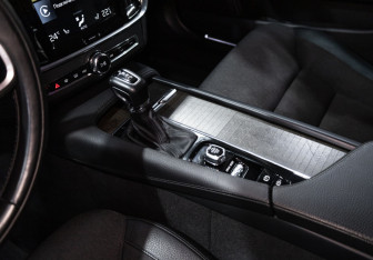 Подержанный автомобиль Volvo V90 Cross Country 2019 года (23 фото)