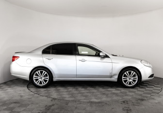 Подержанный автомобиль Chevrolet Epica 2011 года (4 фото)