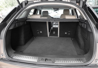Подержанный автомобиль Land Rover Range Rover Velar 2018 года (35 фото)