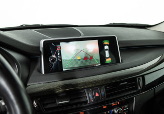 Подержанный автомобиль BMW X5 2015 года (15 фото)