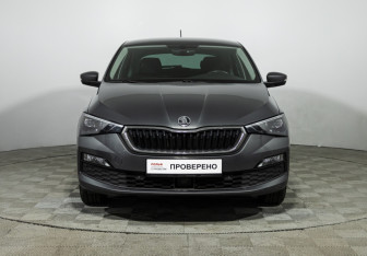Подержанный автомобиль Skoda Rapid Liftback 2021 года (3 фото)