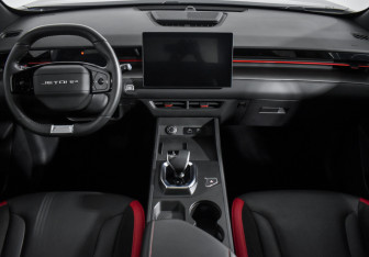 Подержанный автомобиль Jetour Dashing 2023 года (15 фото)