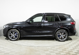 Подержанный автомобиль BMW X5 2021 года (8 фото)