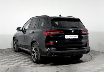 Подержанный автомобиль BMW X5 2020 года (7 фото)