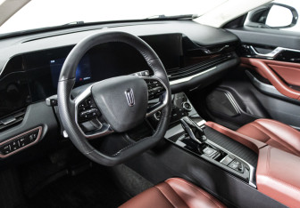 Подержанный автомобиль FAW Bestune B70 2023 года (11 фото)