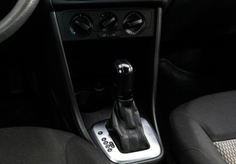 Подержанный автомобиль Volkswagen Polo Sedan 2013 года (12 фото)