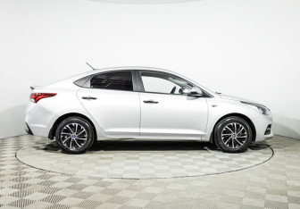Подержанный автомобиль Hyundai Solaris Sedan 2017 года (4 фото)