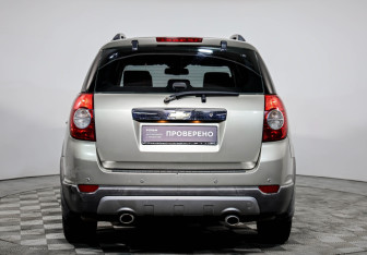 Подержанный автомобиль Chevrolet Captiva 2007 года (6 фото)