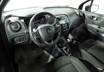 Подержанный автомобиль Renault Kaptur 2018 года (11 фото)