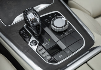 Подержанный автомобиль BMW X5 2021 года (24 фото)