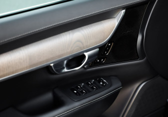 Подержанный автомобиль Volvo S90 2021 года (22 фото)