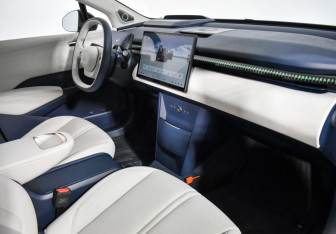 Подержанный автомобиль Zeekr X 2023 года (15 фото)