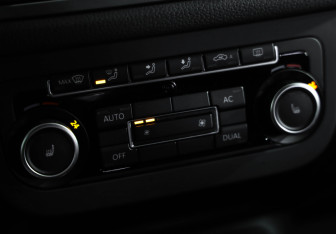 Подержанный автомобиль Volkswagen Tiguan 2010 года (15 фото)