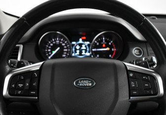 Подержанный автомобиль Land Rover Discovery Sport 2018 года (21 фото)