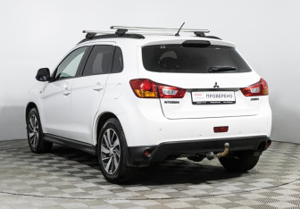 Подержанный автомобиль Mitsubishi ASX 2014 года (7 фото)