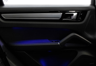 Подержанный автомобиль Porsche Cayenne 2018 года (35 фото)