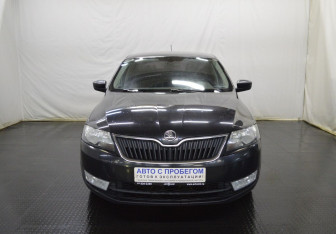 Подержанный автомобиль Skoda Rapid Liftback 2016 года (2 фото)