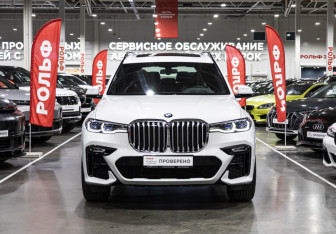 Подержанный автомобиль BMW X7 2020 года (4 фото)