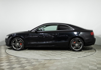 Подержанный автомобиль Audi A5 Coupe 2011 года (8 фото)