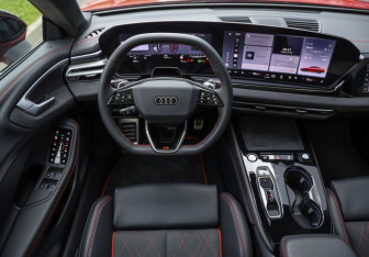 Подержанный автомобиль Audi A5 Liftback 2025 года (15 фото)