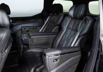 Подержанный автомобиль Zeekr 009 2023 года (9 фото)