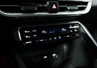 Подержанный автомобиль Kia K5 2020 года (18 фото)