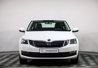 Подержанный автомобиль Skoda Octavia Liftback 2019 года (2 фото)
