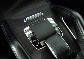 Подержанный автомобиль Mercedes-Benz GLE 2020 года (24 фото)