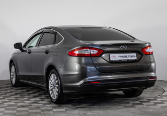 Подержанный автомобиль Ford Mondeo Sedan 2016 года (7 фото)