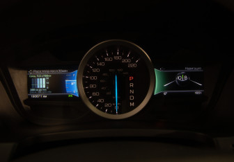 Подержанный автомобиль Ford Explorer 2014 года (14 фото)