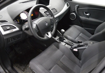 Подержанный автомобиль Renault Megane Hatchback 2009 года (10 фото)