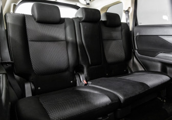Подержанный автомобиль Mitsubishi Outlander 2016 года (16 фото)