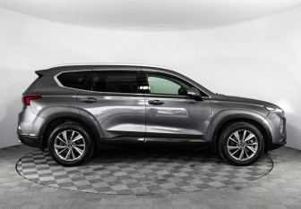 Подержанный автомобиль Hyundai Santa Fe 2019 года (4 фото)