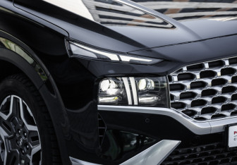 Подержанный автомобиль Hyundai Santa Fe 2022 года (11 фото)
