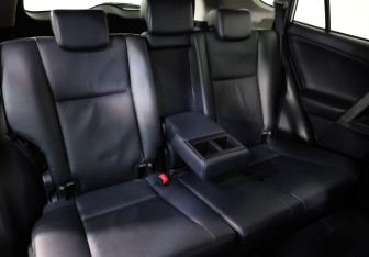 Подержанный автомобиль Toyota RAV4 2013 года (25 фото)