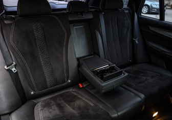 Подержанный автомобиль BMW X5 2017 года (26 фото)