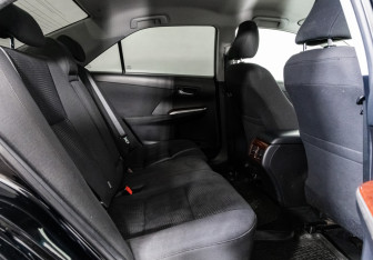 Подержанный автомобиль Toyota Camry Sedan 2013 года (17 фото)