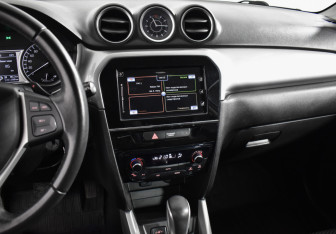 Подержанный автомобиль Suzuki Vitara 2015 года (16 фото)