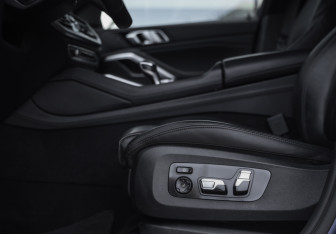 Подержанный автомобиль BMW X6 2020 года (29 фото)