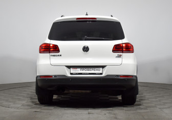 Подержанный автомобиль Volkswagen Tiguan 2015 года (6 фото)