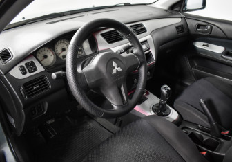 Подержанный автомобиль Mitsubishi Lancer Sedan 2006 года (9 фото)