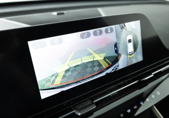 Подержанный автомобиль Omoda C5 2023 года (15 фото)