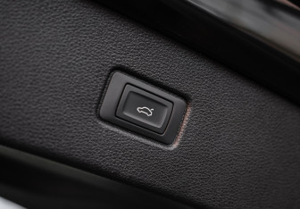 Подержанный автомобиль Audi Q7 2019 года (39 фото)