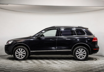 Подержанный автомобиль Volkswagen Touareg 2012 года (8 фото)