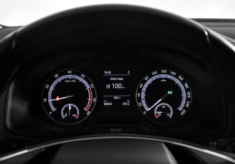 Подержанный автомобиль Skoda Karoq 2021 года (18 фото)